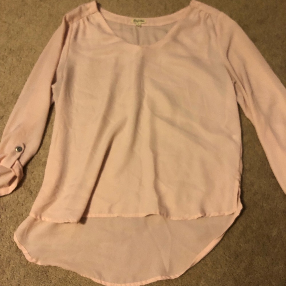 Super cute silk 3/4 sleeve dress top.